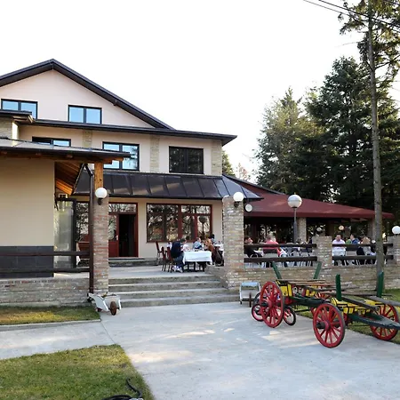 1000 Ruza Hotel 3*