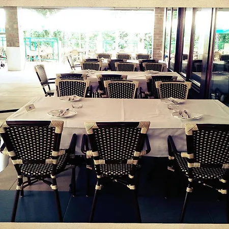 1000 Ruza 3* Belgrado