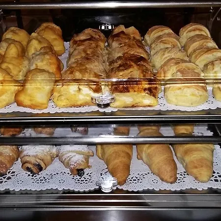 1000 Ruza 3* Belgrado