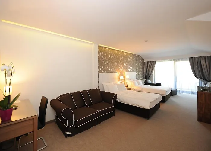 1000 Ruza Hotel Belgrad